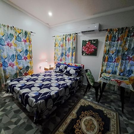Tropical Almond Haven Bed & Breakfast Suva Eksteriør bilde